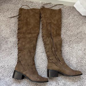 Forever 21 knee night laced boots sz 8.5